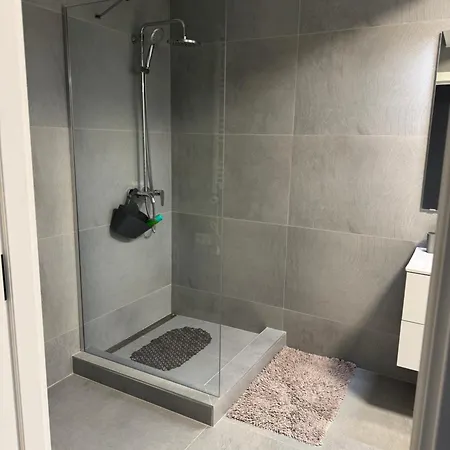 Modern דירה